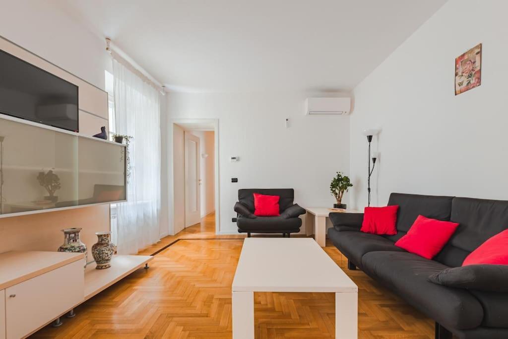 Piazza Unita Central Apartment Триест Экстерьер фото